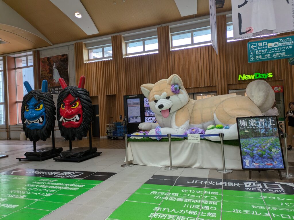 秋田駅お出迎え秋田犬
