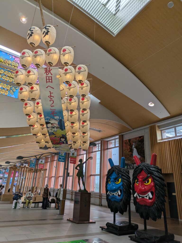 秋田駅お出迎えなまはげ