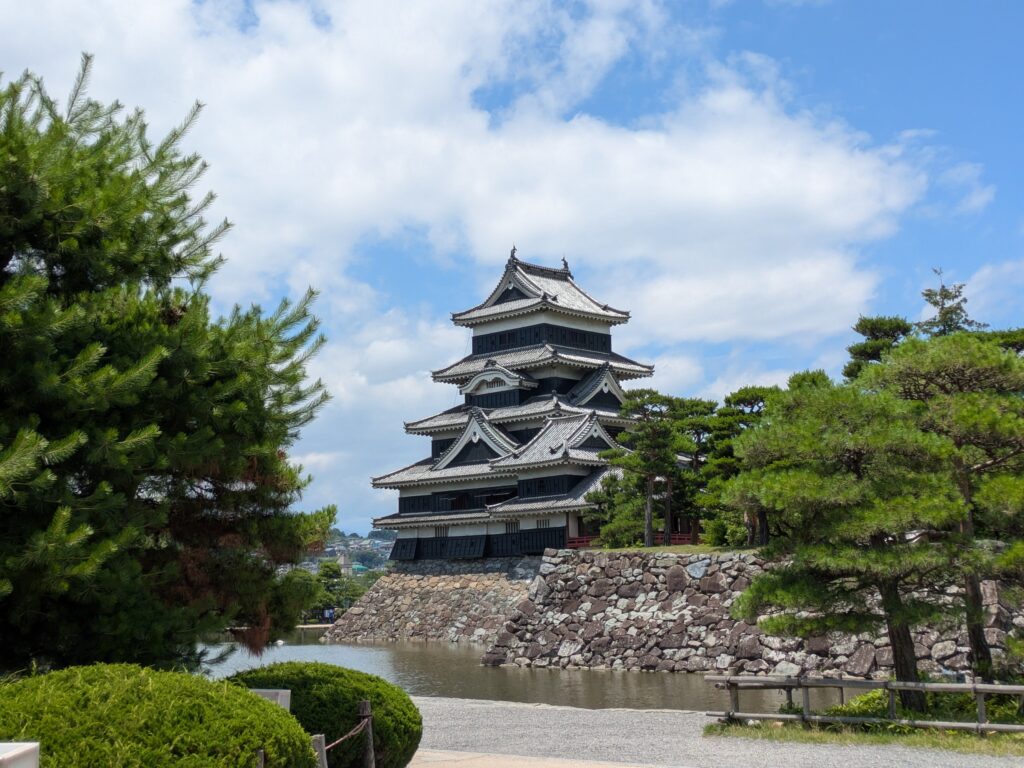 松本城入口