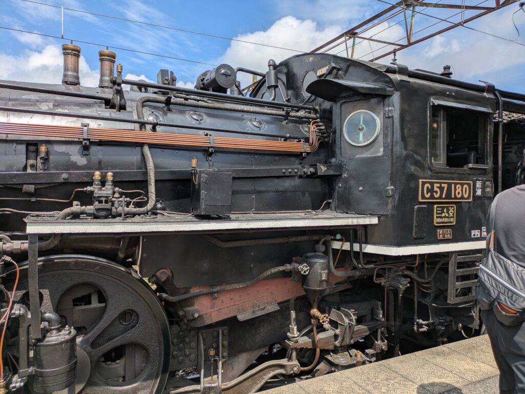 SLばんえつ物語C57系側面写真