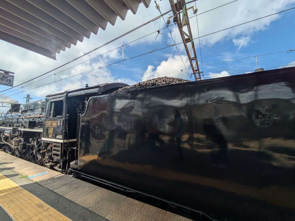 SLばんえつ物語C57系側面写真石炭