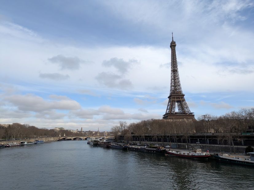 Pont de Bir Hakeemから見たエッフェル塔